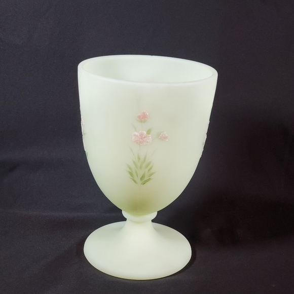 Fenton Signed Uranium Vase - Picture 3 of 5